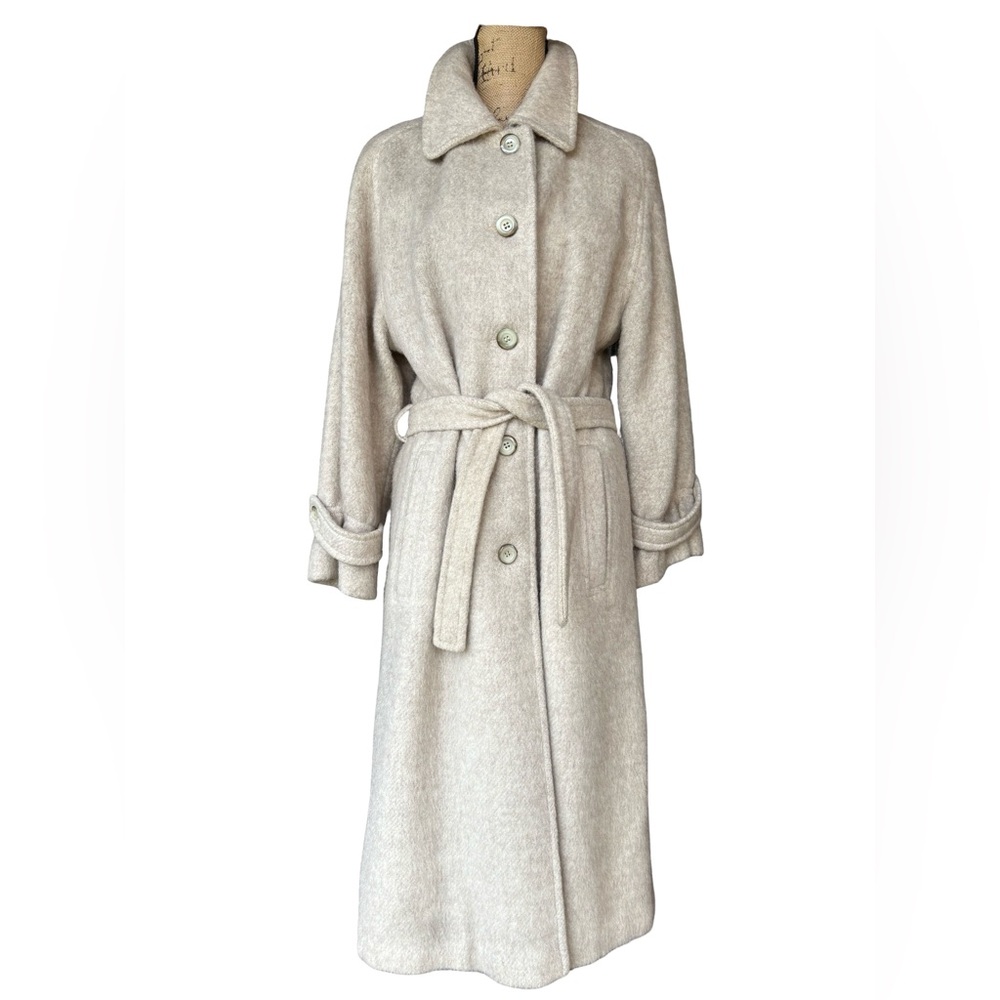 Vtg. 1980s Forecaster of Boston Elegant Beige Wool Blend Coat w/Belt size 15/16 - Picture 2 of 15
